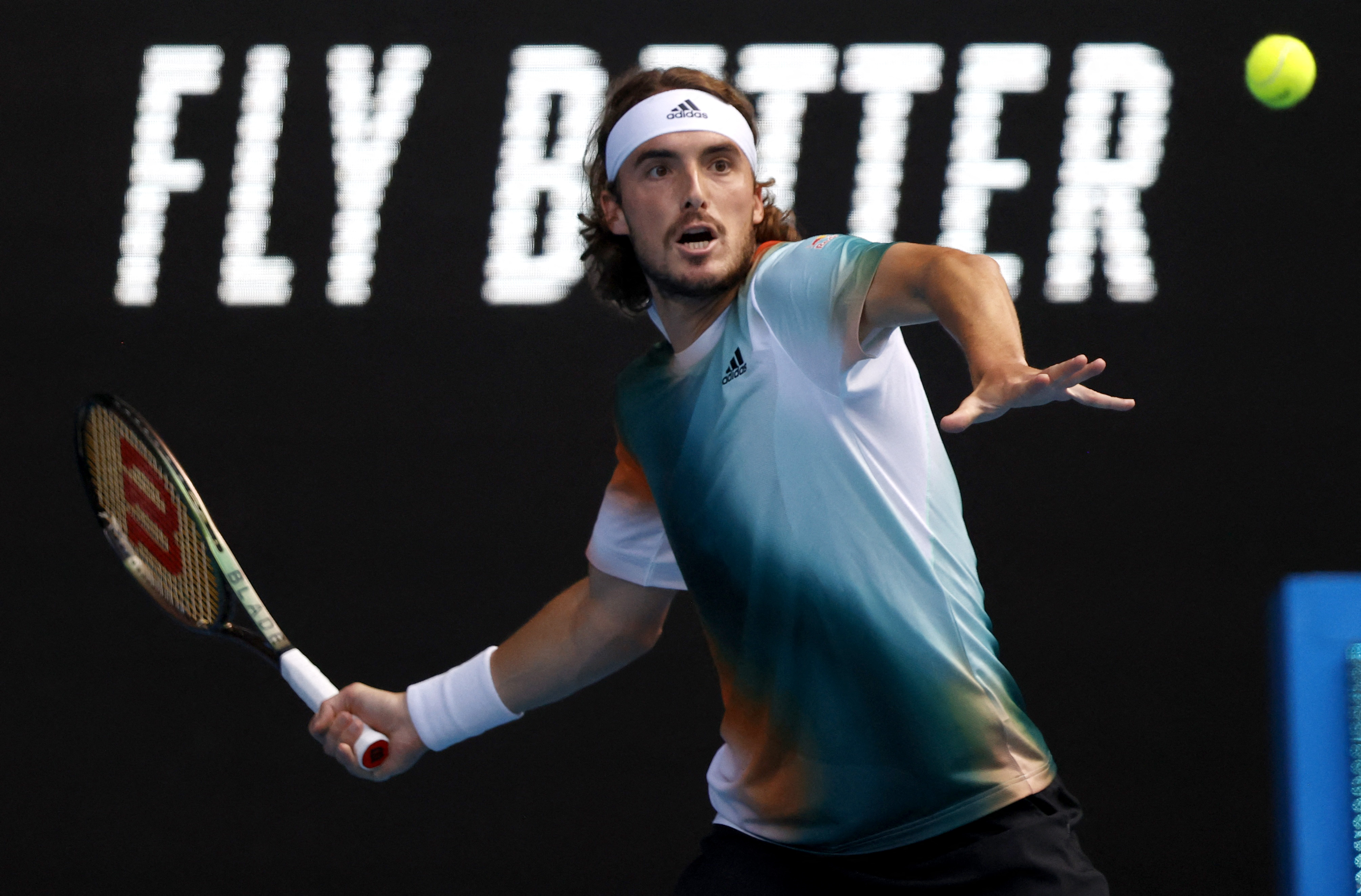 西班牙网球队横扫澳大利亚网球队，西西帕斯高光表现