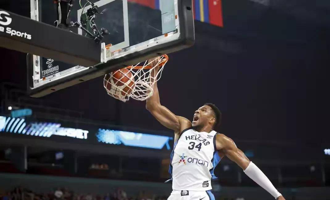 土耳其男篮横扫希腊男篮,伦纳德关键制胜 土耳其男篮横扫希腊男篮,伦纳德关键制胜