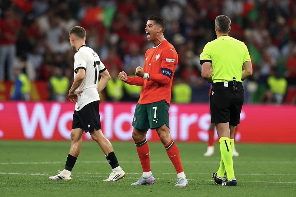 法国队轻取葡萄牙队，奥恰洛夫关键制胜