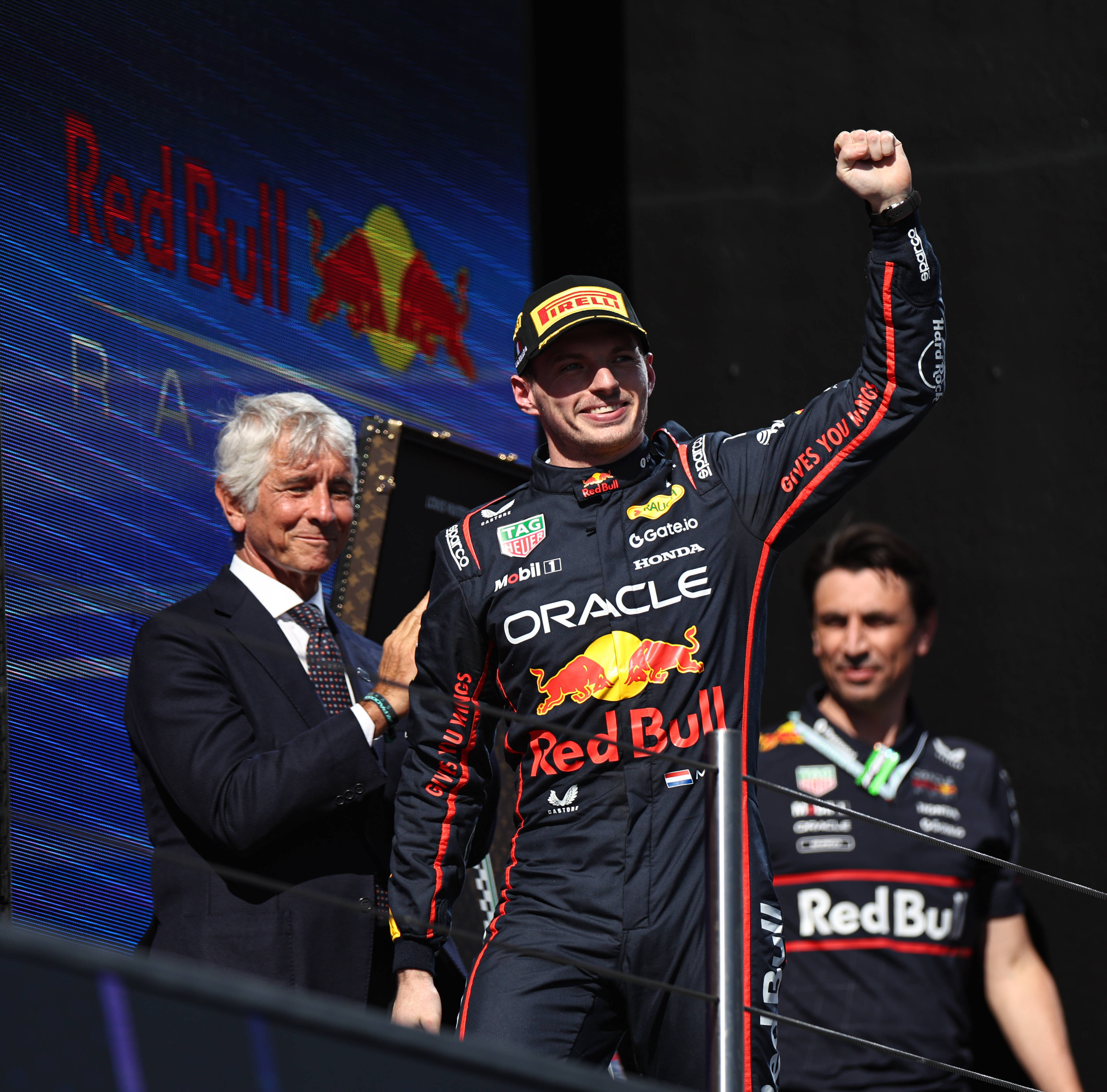 迈凯伦翻盘哈斯车队，维斯塔潘扛起全队