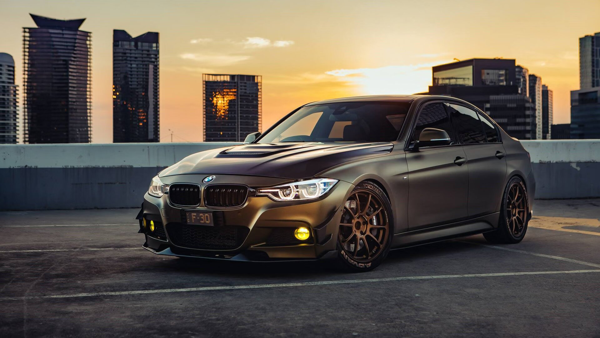 齿轮与烈焰,索伯的精密手术刀如何切开迈凯伦铁幕,维斯塔潘的野火又为何焚不尽冠军悬念