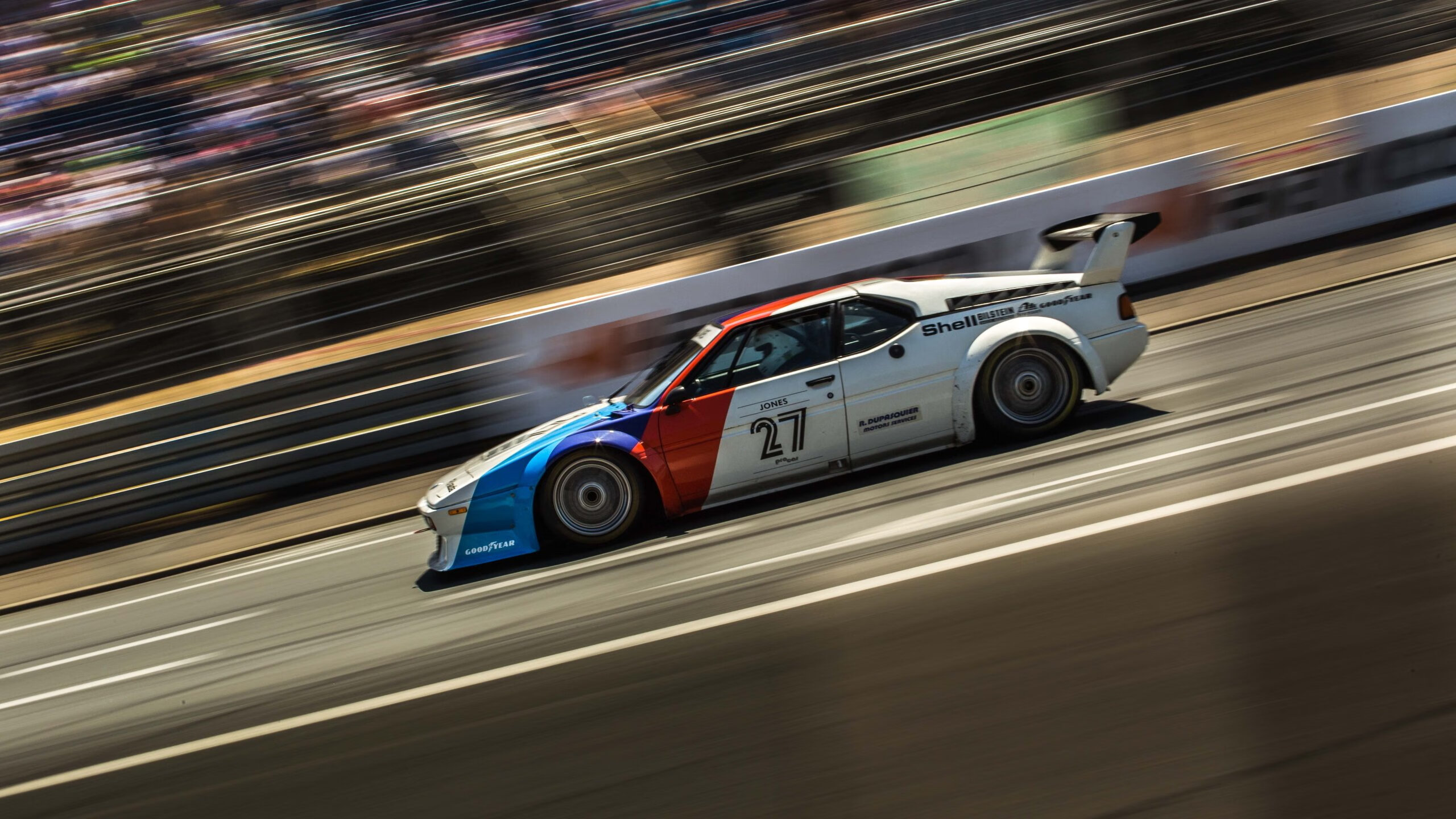 绿茵场的两幅面孔，哈弗茨的颜料与乌克兰的线条