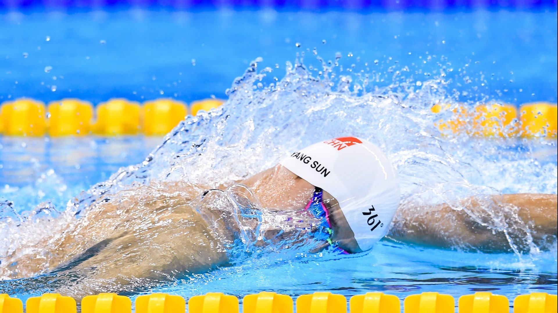 哈兰德,新一代攻防转换核心,莱比锡红牛如何掀翻巴黎圣日耳曼