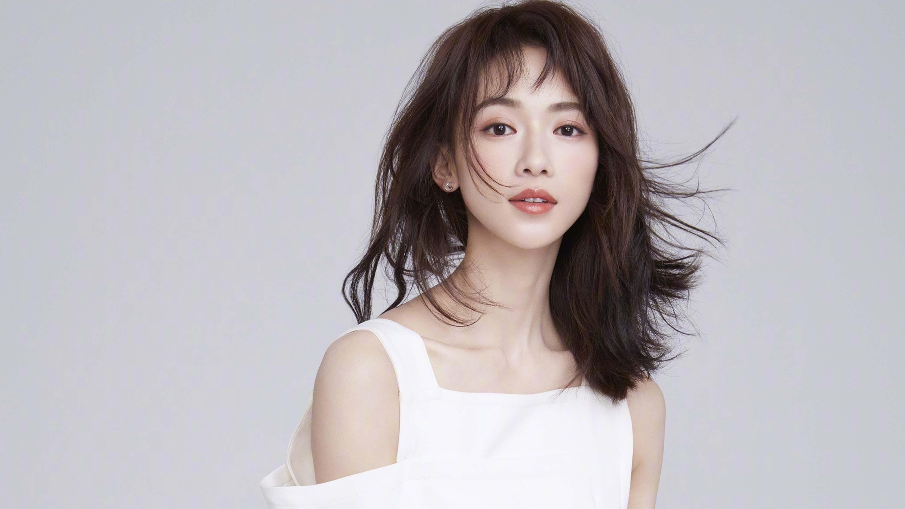 黄蜂淘汰赛惊险过关！米切尔末节统治战局，灰熊黯然出局