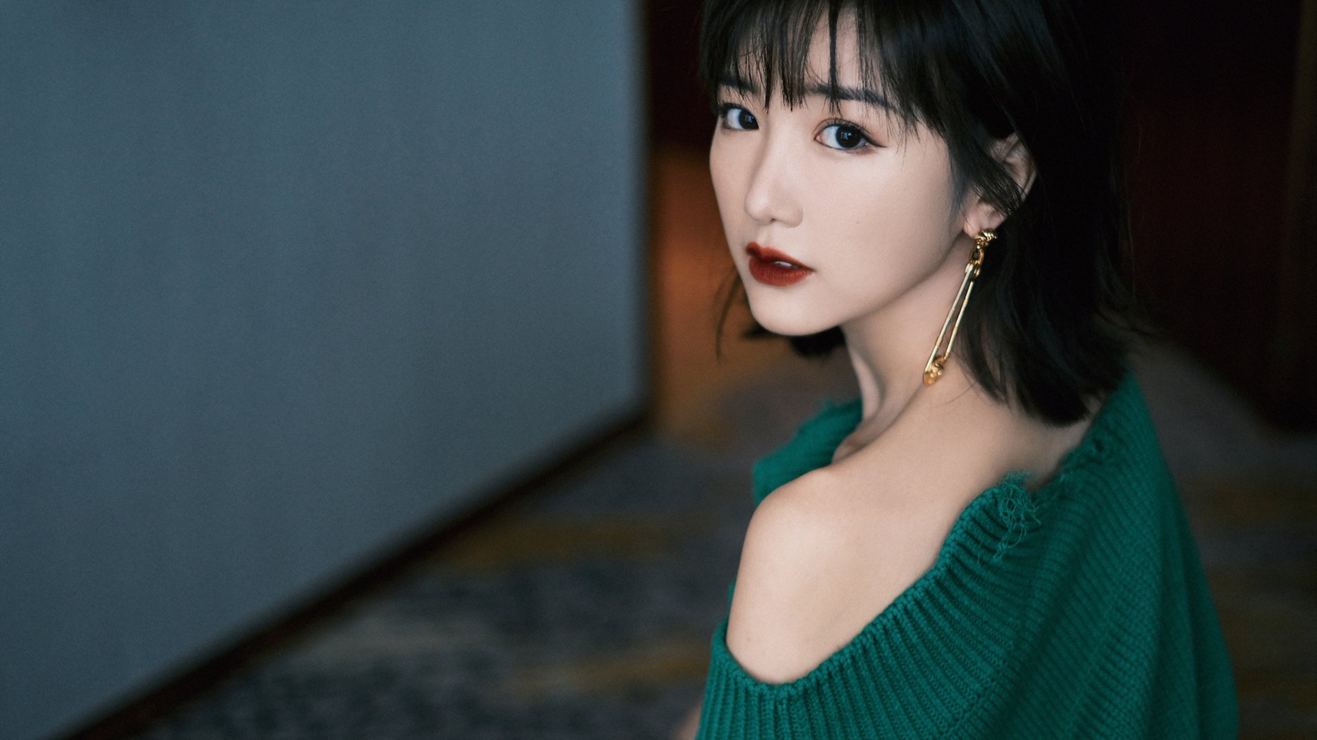 压哨的巴黎，接管的恩佐，足球的双重时空叙事